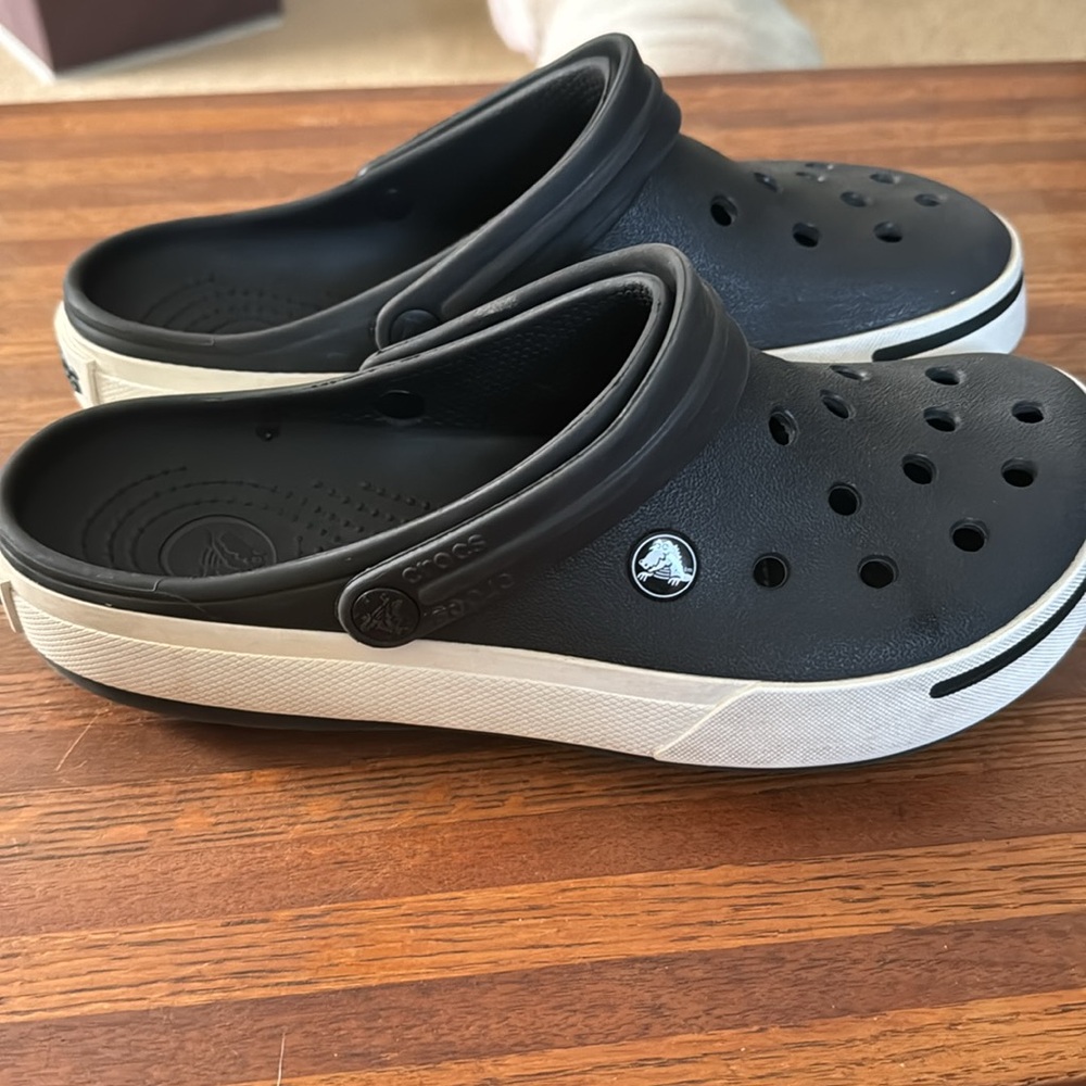 Crocs - Picture 2 of 6